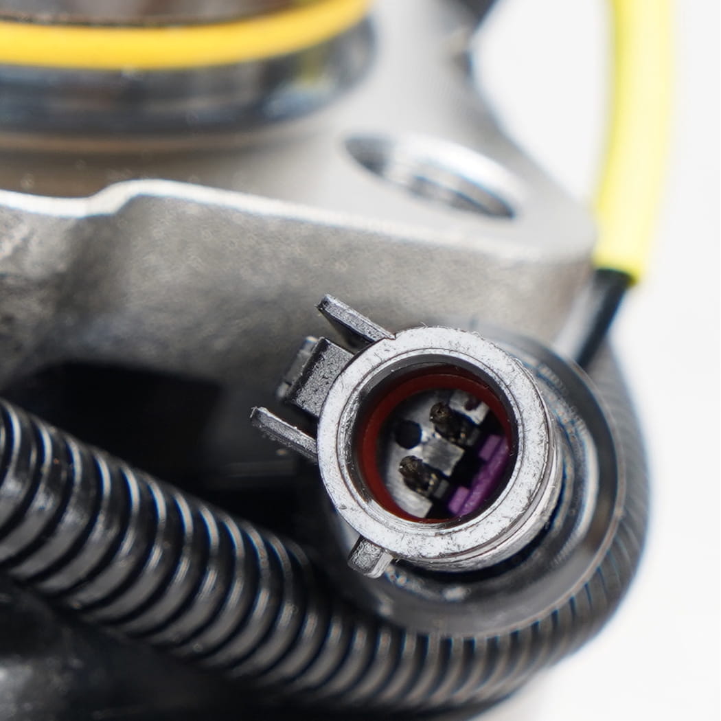 HanHub 515083 Zostava predného kolesa a ložisková zostava kompatibilná s F-450 Super Duty F-550 Super Duty Nahrádza SP940202 BR930639 7C3Z1104E 6C3Z1104EA 10-LUG