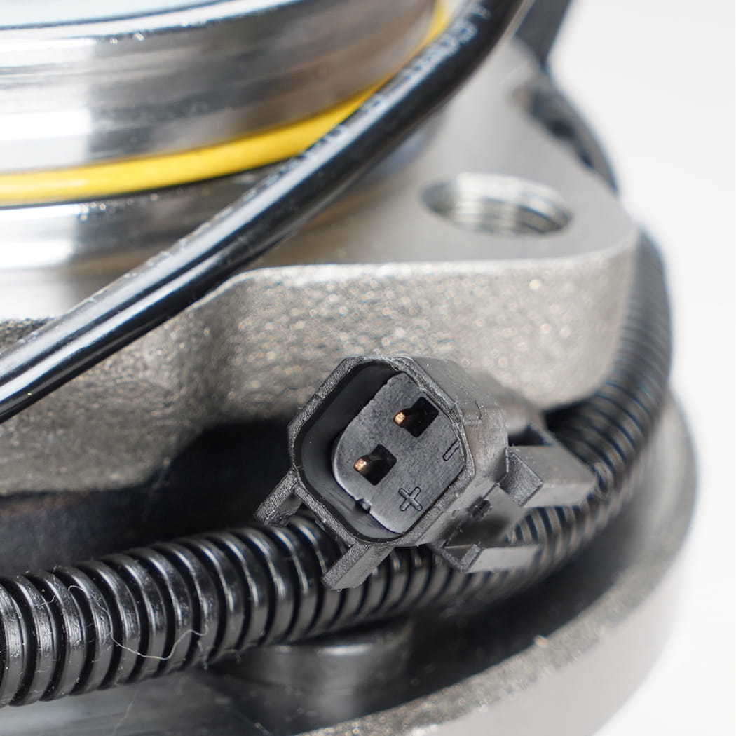 HanHub 515146 Hub predné kolesá a ložiská kompatibilné s Chevy Silverado 2500 HD Silverado 3500 HD Sierra 2500 HD Sierra 3500 HD Nahrádza FW423 22762440 25807419 20873257 BR930827 SP62030101 8-LUG